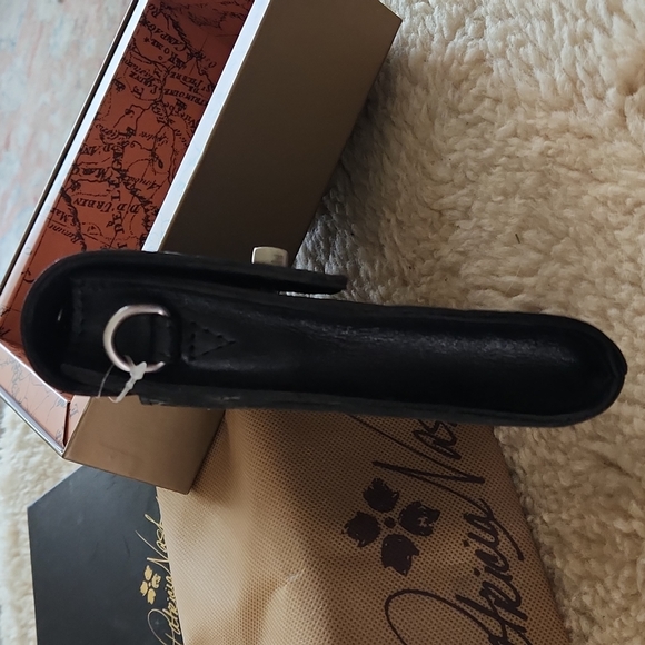 New IOB Patricia Nash Hand-tooled Black Leather Crossbody Bag 🖤 - Picture 4 of 10